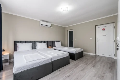 Decor și facilități cameră - Pensiune Arad