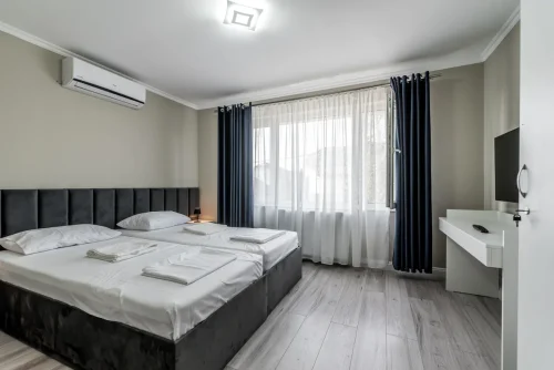 Cameră matrimonială cu aer condiționat - Villa Cristian
