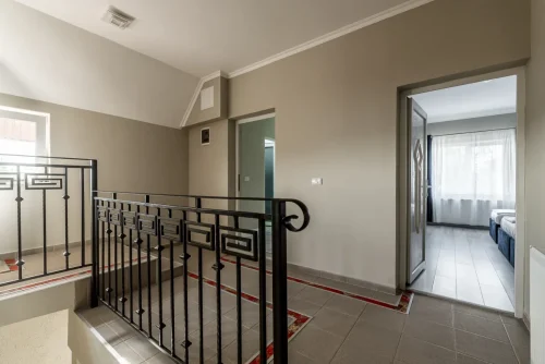 Decor și facilități cameră - Pensiune Arad