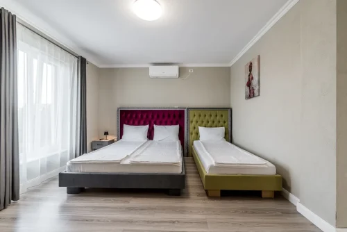 Decor și facilități cameră - Pensiune Arad